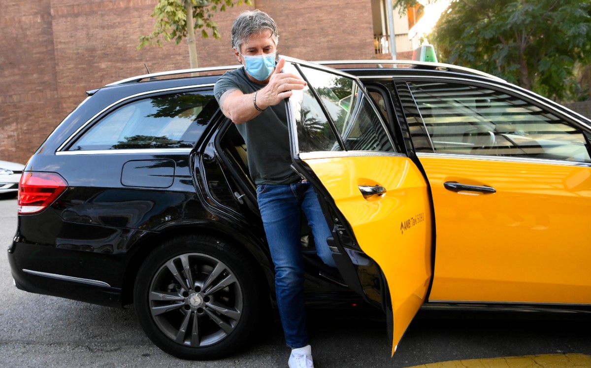 Jorge Messi, padre de Lionel Messi, al llegar a la reunión. Foto: AFP