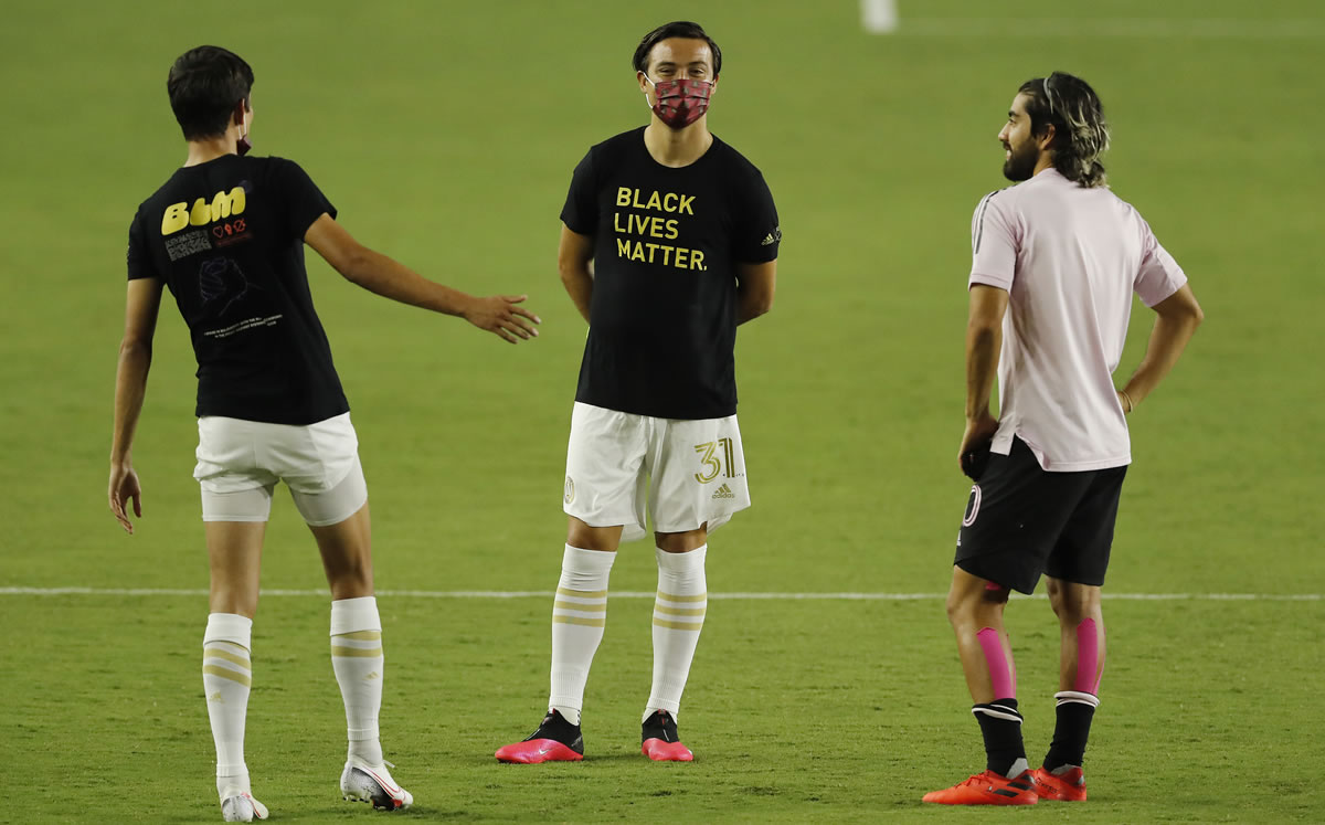 Pizarro, Damm y el Cubo Torres se reunieron previo al juego. (Foto: AFP)
