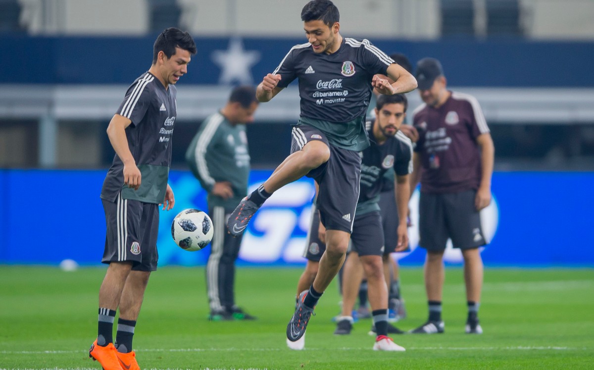 El Chucky Lozano y  Raúl Jiménez, podrían enfrentar a Holanda y Nueva Zelanda en octubre. FOTO: Imago7.