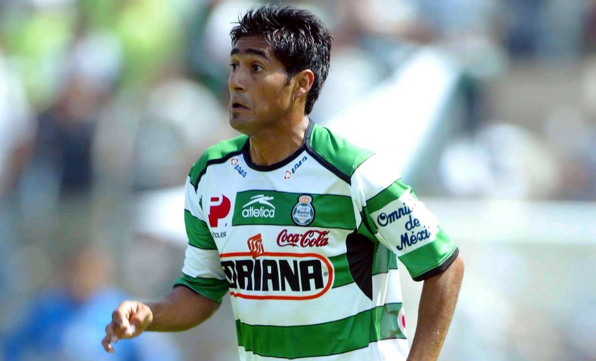Miguel Carreón | Defensa | Surgió de Pumas pero se consolidó con Santos, donde fue campeón en 2001. (Foto: Mexsport)