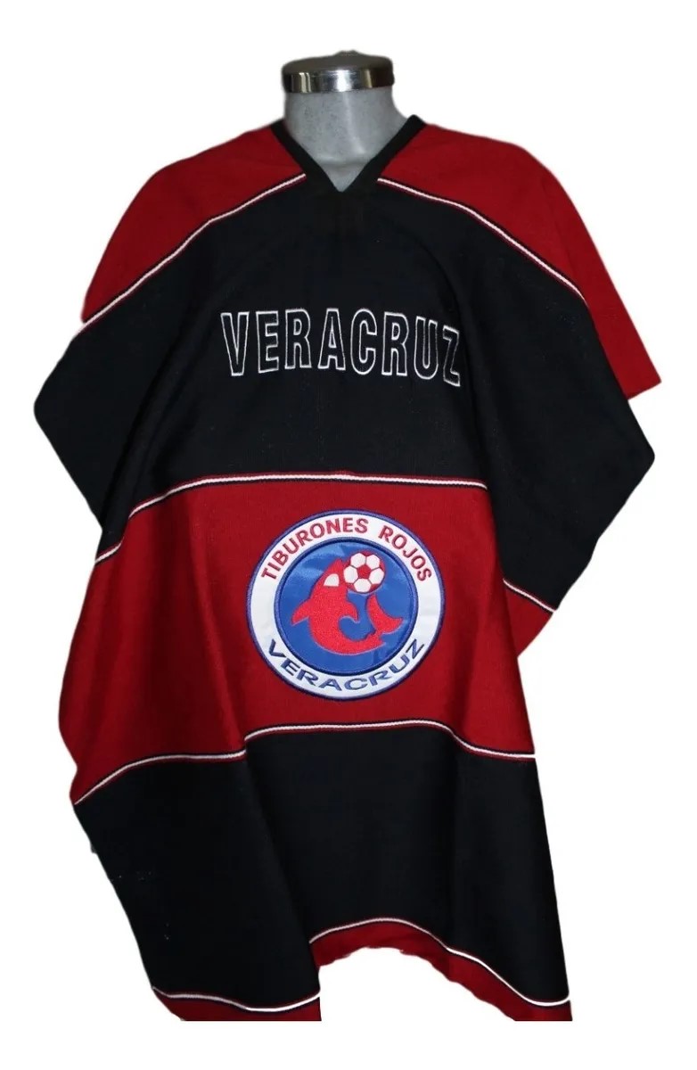 Para deslumbrar a propios y extraños, un jorongo de los Tiburones Rojos de Veracruz