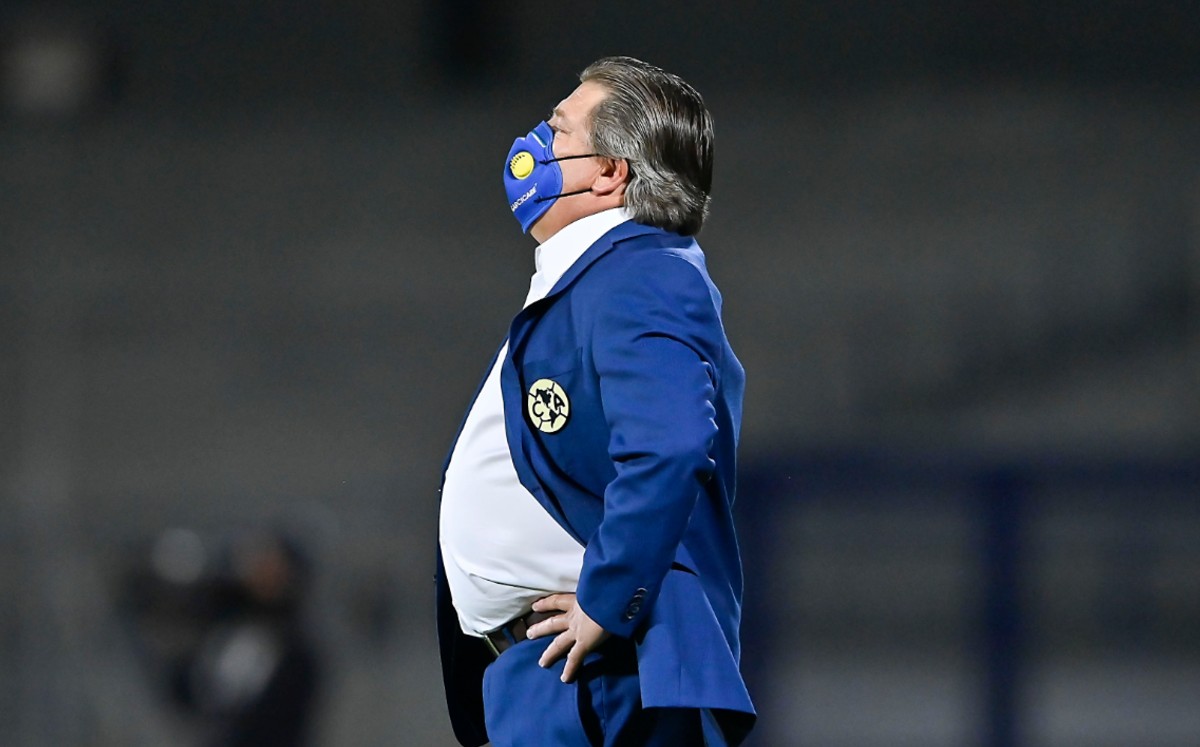 Miguel Herrera y el América tendrán una dura seguidilla de juegos ante Cruz Azul, Chivas y Pumas. Foto: Imago7