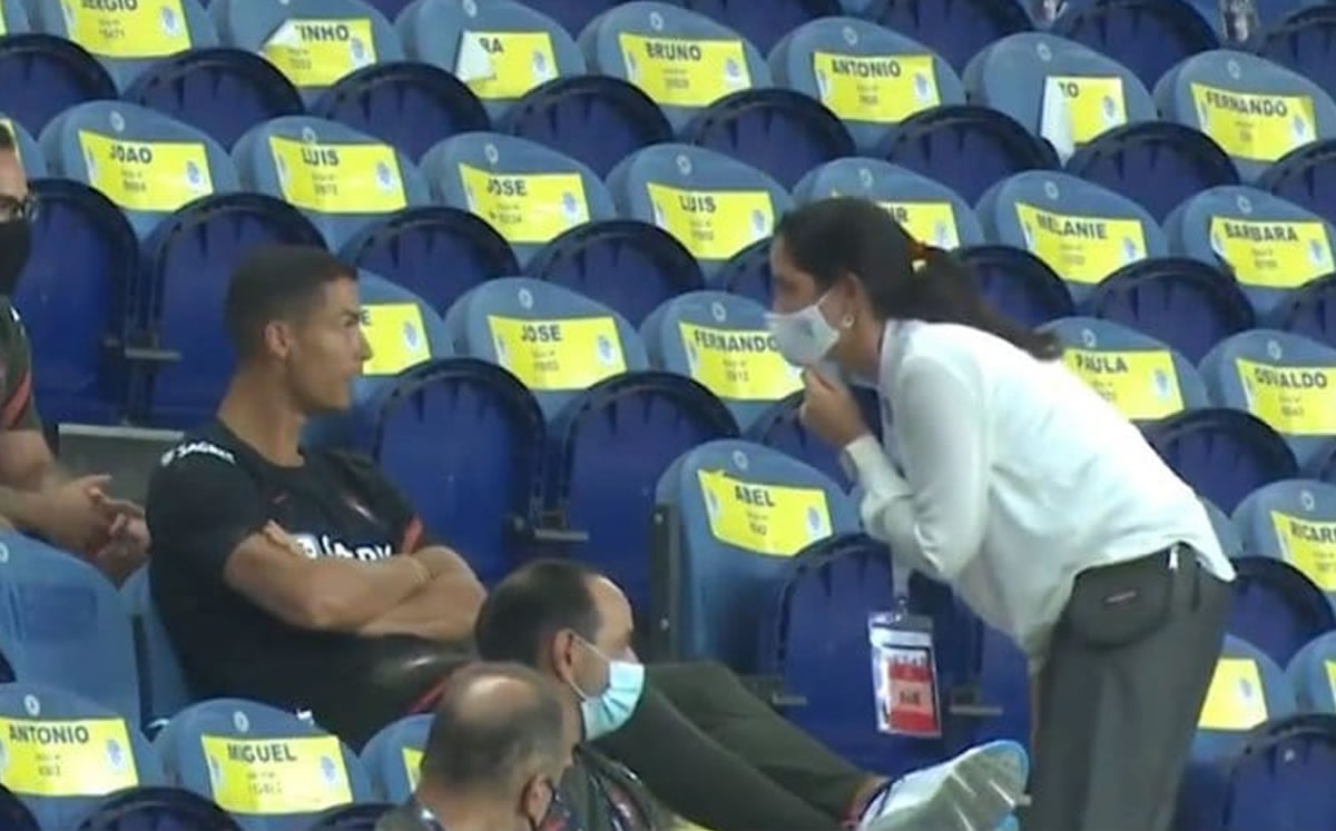 CR7 tuvo que seguir las indicaciones (Captura de video)