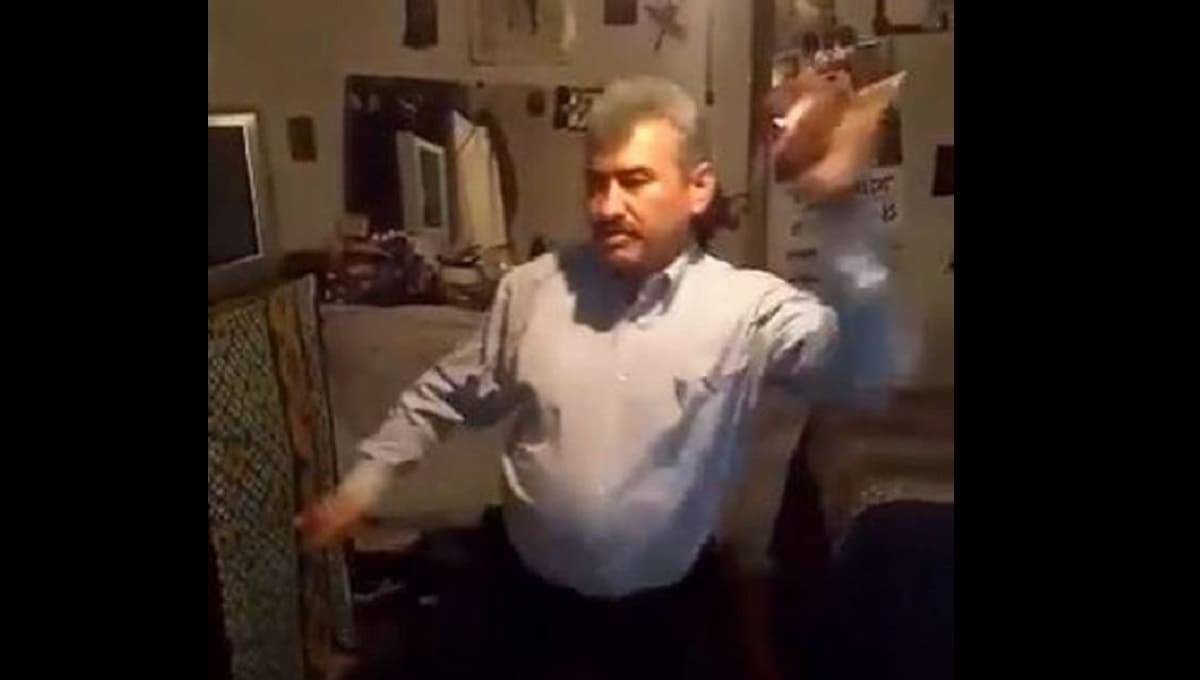 El Lobo Vázques y su tutorial de baile. Foto: Screen video