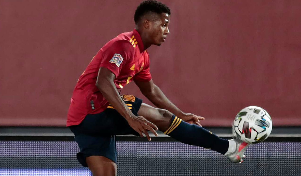 Ansu Fati no llega a los 18 años y ya es histórico para España. (AP)