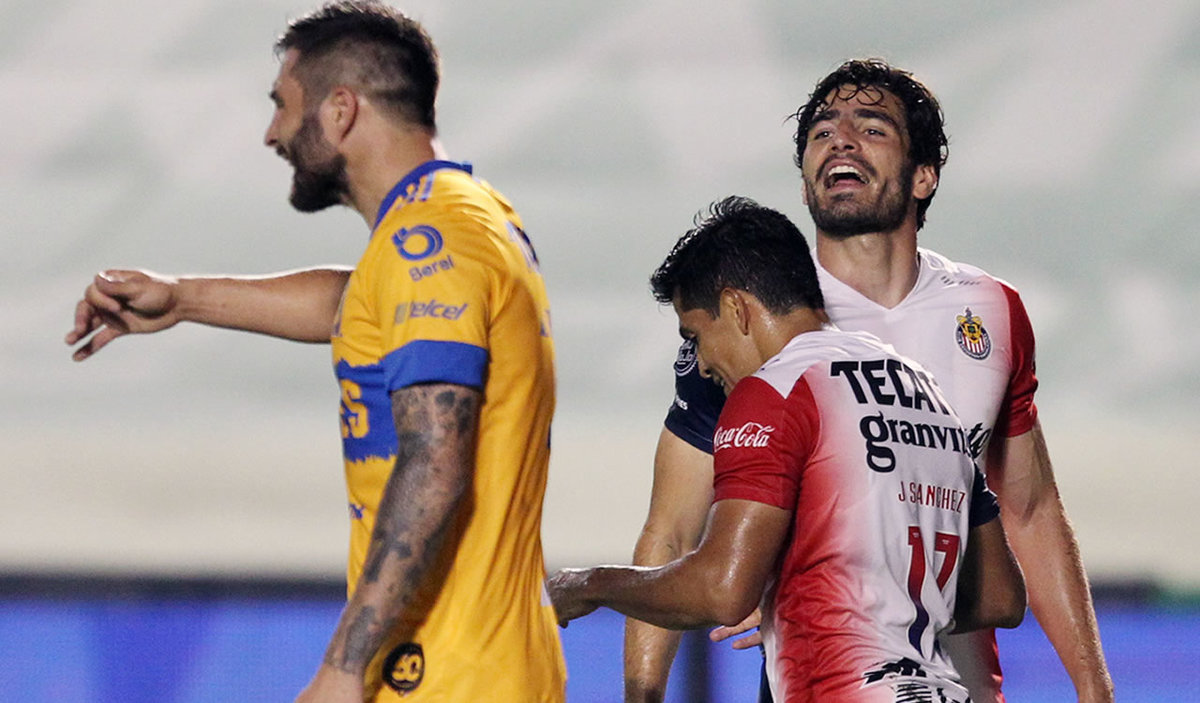 El Pollo Briseño le dejó en claro a Gignac "quién manda" tras el Tigres-Chivas. (Imago7)