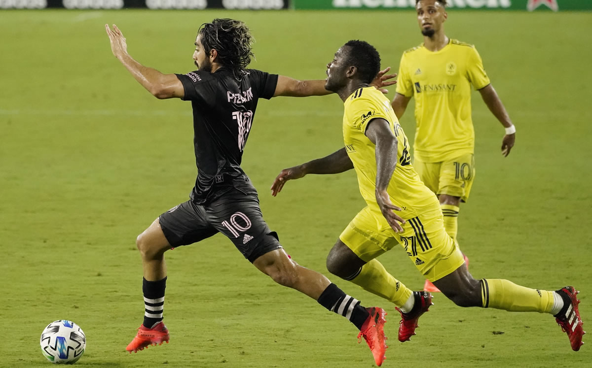 Rodolfo Pizarro tuvo una mala actuación ante Nashville. (Foto: AP)