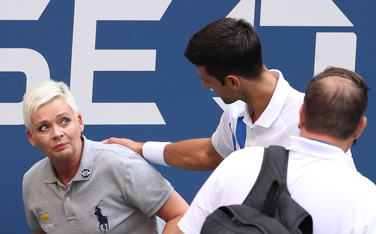Djokovic se disculpó con la jueza Laura Clark. (Foto: AFP)