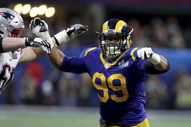 Aaron Donald | Rams: Es considerado el mejor tacle defensivo de la liga.