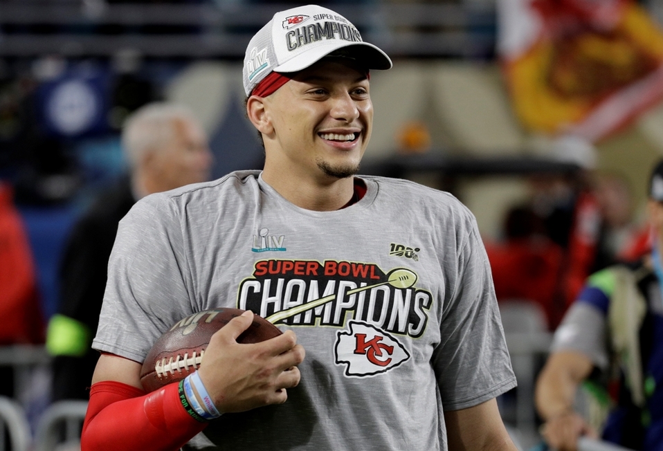 Patrick Mahomes | Chiefs: ¿Necesita presentación? El Campeón y MVP del Super Bowl, presente y futuro de toda la NFL con contrato multimillonario.