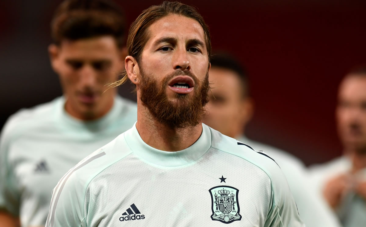 El capitán merengue está de manteles largos, mientras reporta con la Selección de España. (AFP)