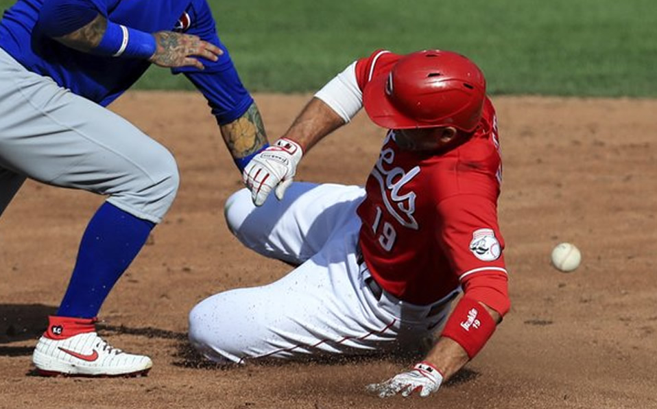 Mr. Red, la mascota del equipo, también aparece en su manga. Foto: AP