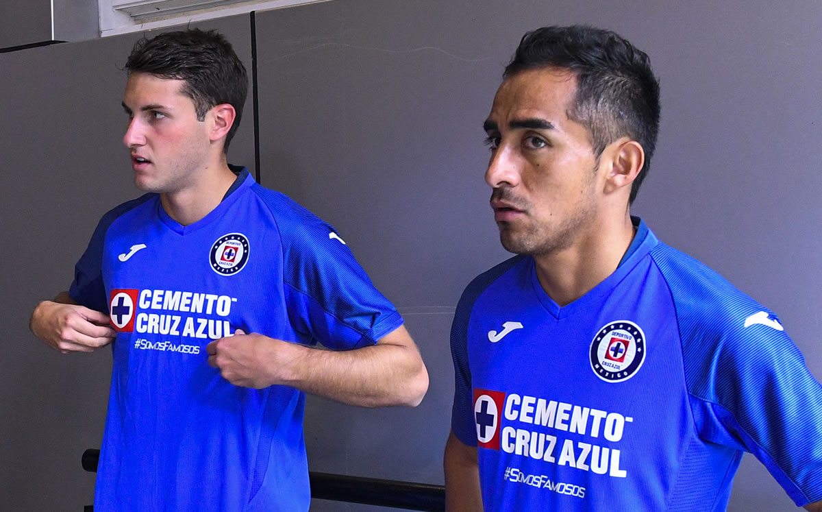 Rafael Baca y Santiago Giménez serán suplentes ante Pachuca. (Foto: Imago7)