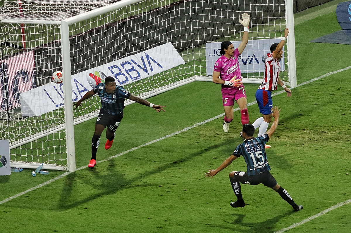 Hugo Silveira le dio el empate a Gallos. (Foto: Imago7)
