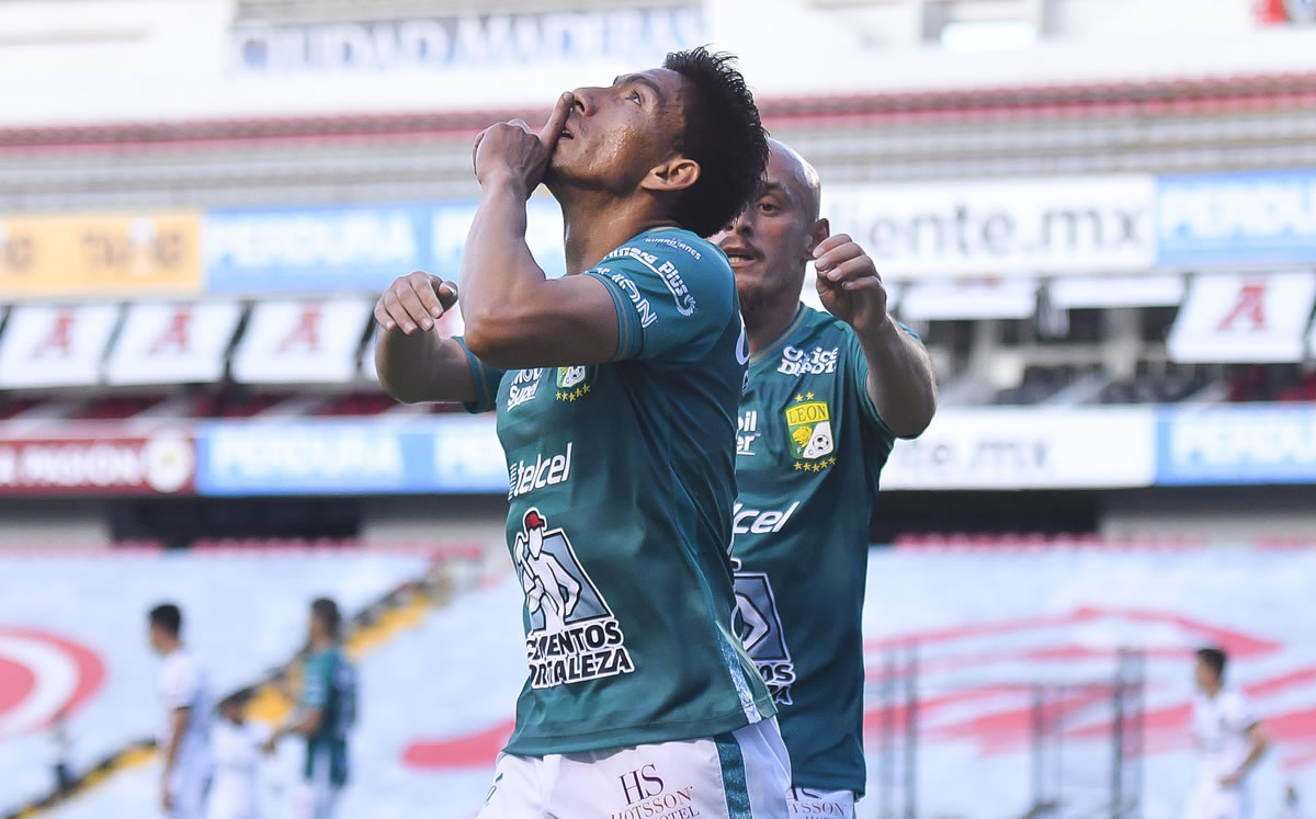 Ángel Mena marcó un golazo en el Gallos vs. León. (Foto: Imago7)