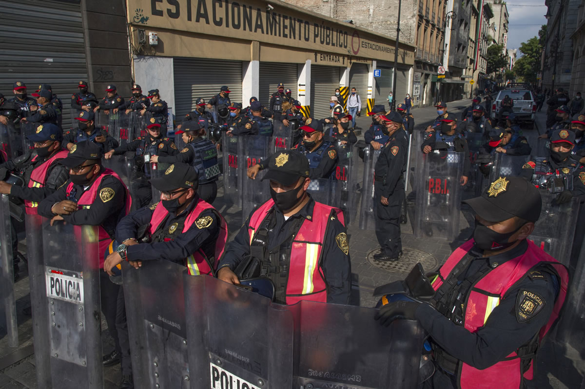 Los accesos al Zócalo estuvieron fuertemente resguardados. (Foto: AFP)