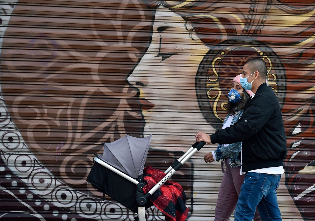 Algunos habitantes del Centro de la ciudad. (Foto: AFP)