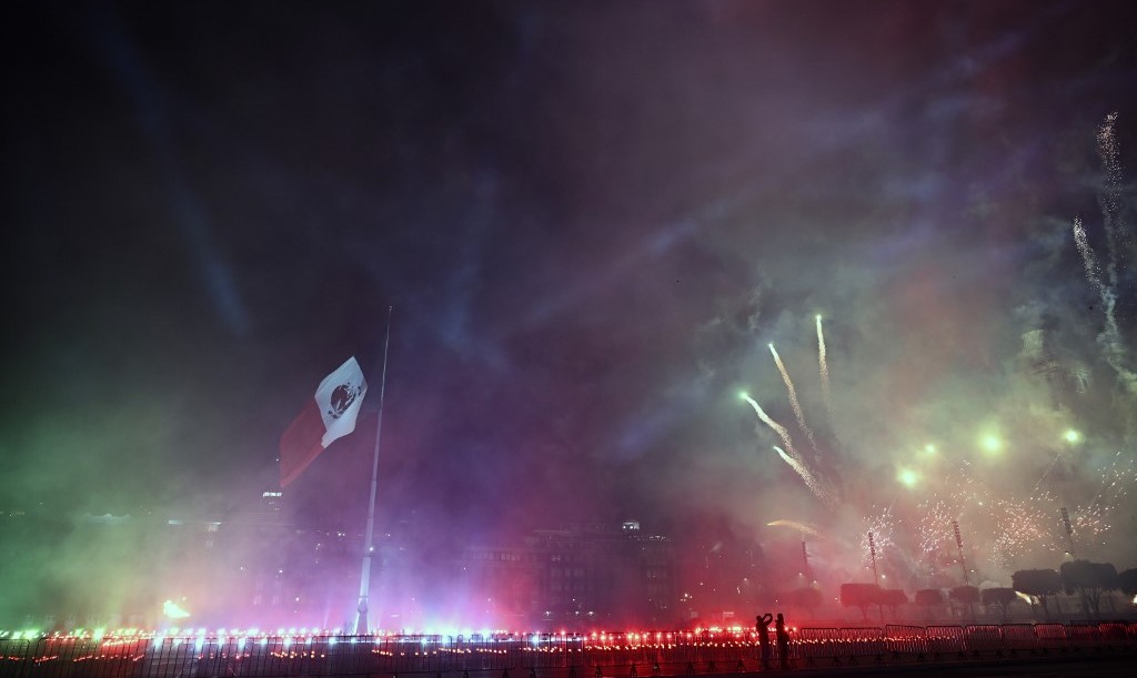 Los fuegos artificiales aparecieron tras el grito. (Foto: AFP)