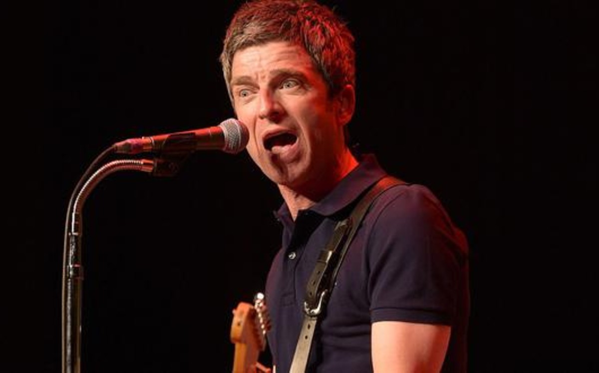Noel Gallagher dio su explicación sobre el cubrebocas en la pandemia. Foto: AFP