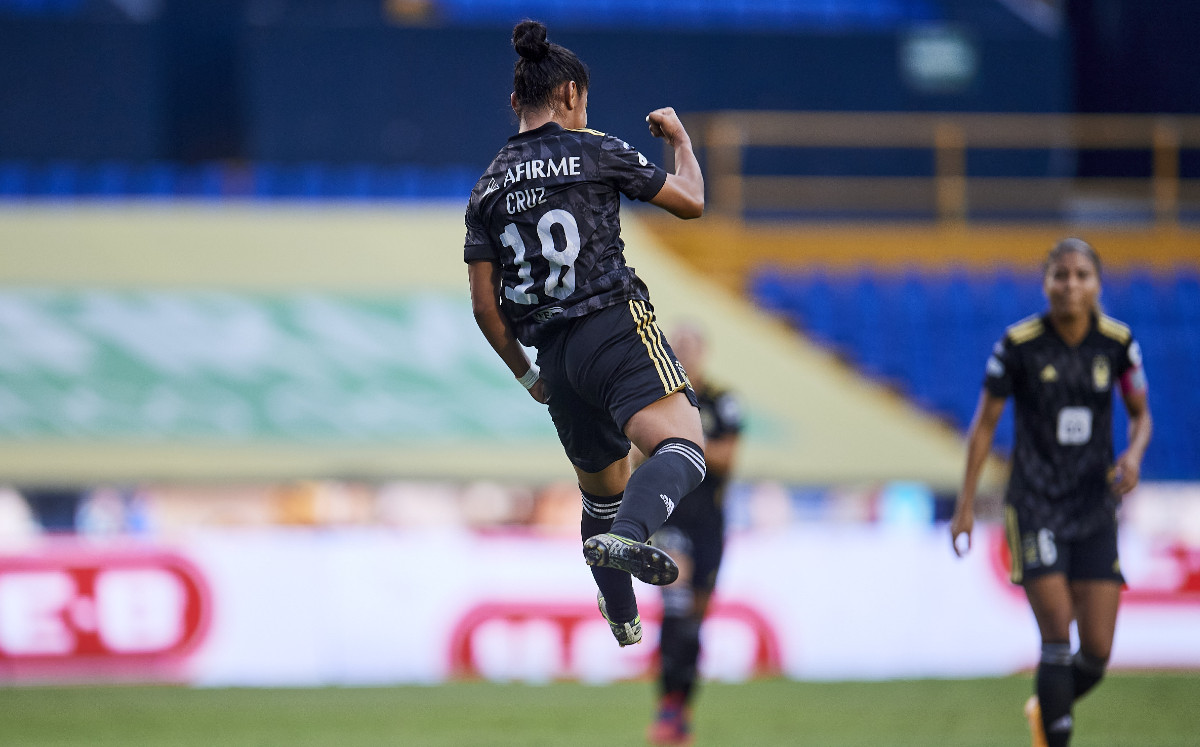 Belén Cruz hizo el segundo gol de Tigres Femenil durante la goleada sobre Atlético de San Luis (FOTO: Mexsport)