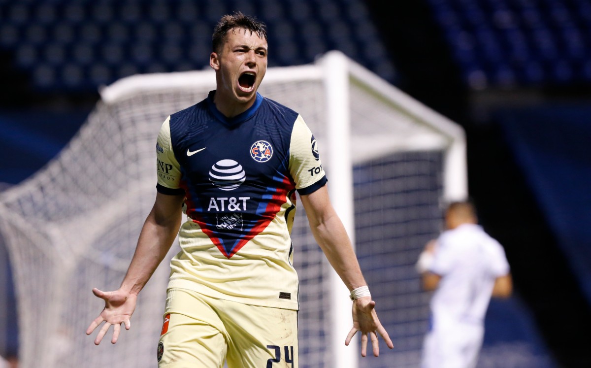 Federico Viñas es duda para iniciar ante Chivas. Foto: Imago7