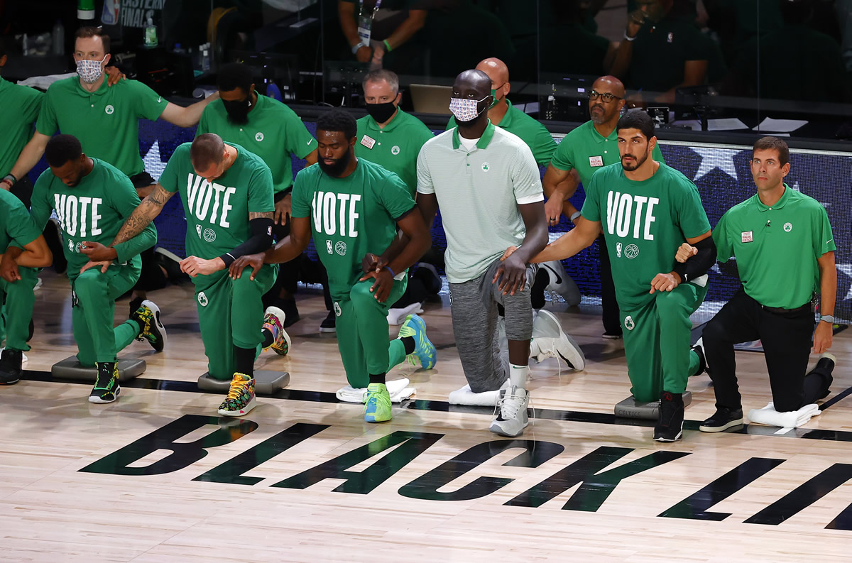 Golpes, gritos e insultos en el vestuario de Boston tras el juego 2 ante el Heat (AFP)