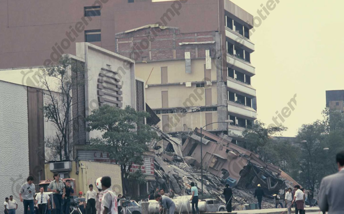 Este temblor afectó la región situada entre los estados de Jalisco y Colima, en esa ocasión se registraron más de 45 Muertos. (Fototeca Milenio)