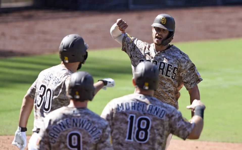 Padres aseguró su primera temporada con marca ganadora en los últimos 10 años. (Foto: AP)