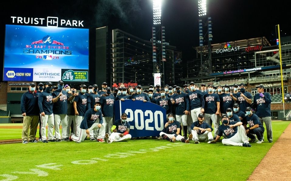 Los 20 banderines en la historia de los Braves son un récord en MLB. (Foto: @Braves)