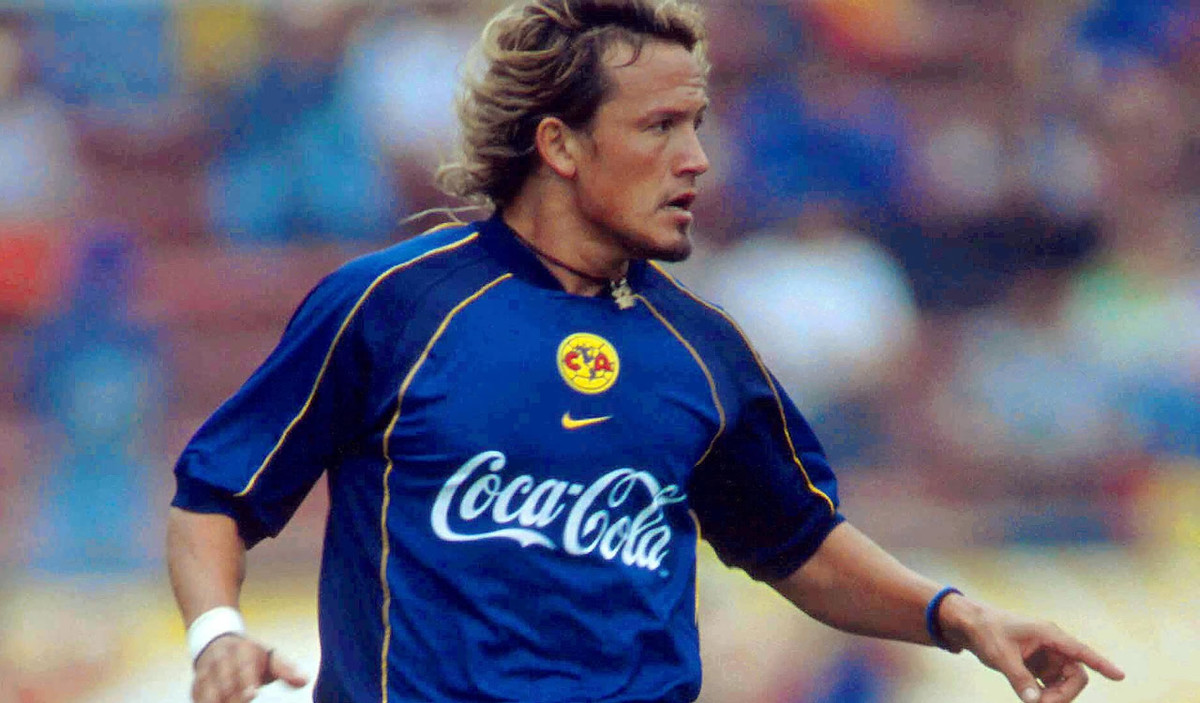 Dos años después de su inolvidable Mundial, el Matador llegó al América, donde conquistó la Liga MX del 2002.
