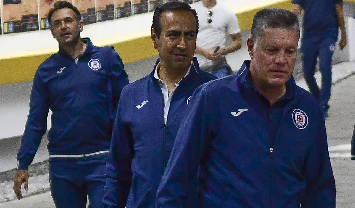 Tras tres años en Coapa, Peláez se convirtió en Director Deportivo de Cruz Azul, pero renunció en un programa de TV.