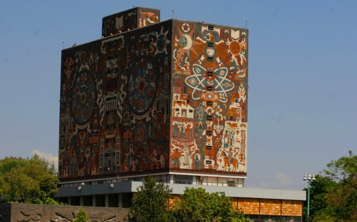 El ciclo escolar de la UNAM comenzará con clases a través de internet (Foto: Milenio)