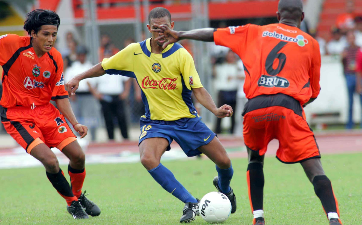 Djalminha llegó al América en 2004 solo para decepcionar y retirarse. (Foto: Mexsport)