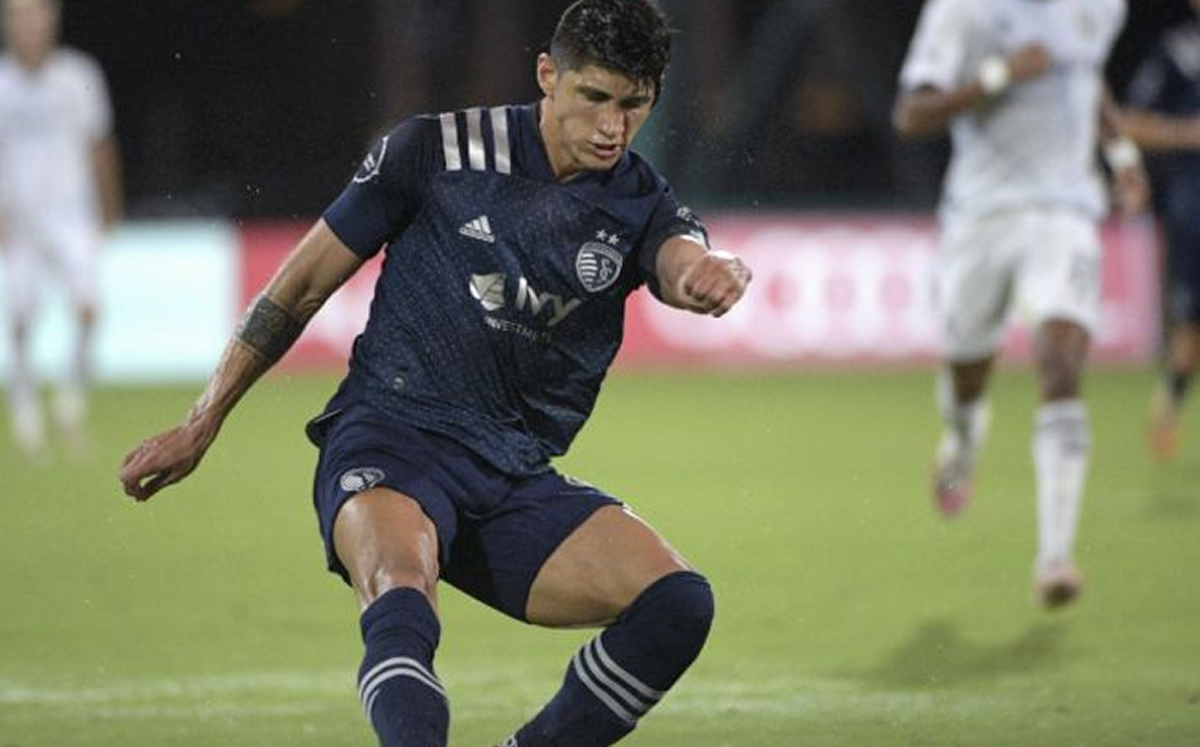 Pulido no anotó, pero estuvo en gran parte del encuentro. (Foto: AP)
