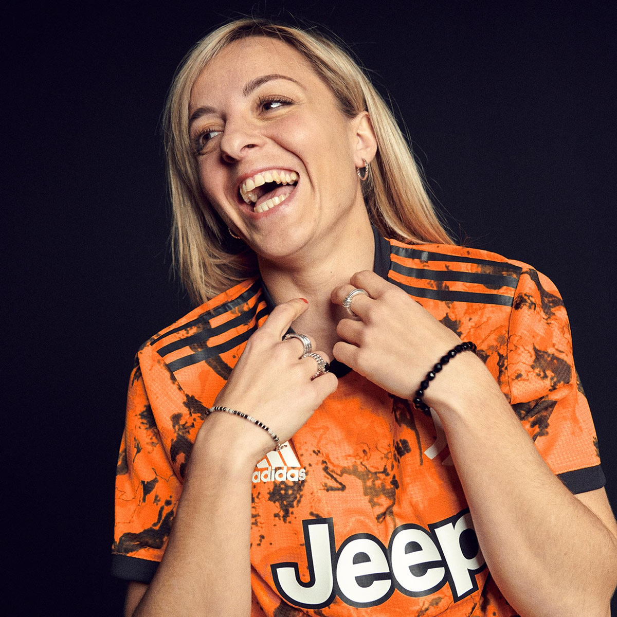 El equipo femenil también se lució con la playera (FOTO: ADIDAS)