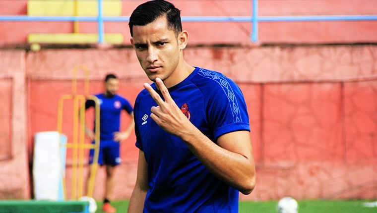 El delantero del Municipal de su país fue dado de baja de la Selección. Foto: Prensa Libre
