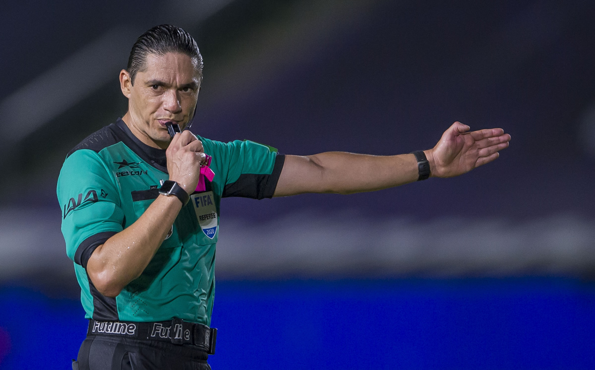 Macías había sido asignado como cuarto árbitro, ahora será el central. (Foto: Mexsport)