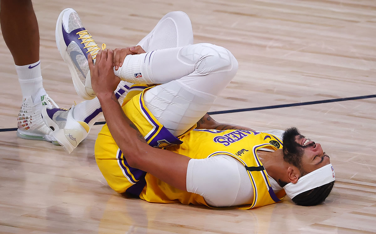 El ex de los New Orleans Pelicans se torció el tobillo en el Juego 4 (AFP)