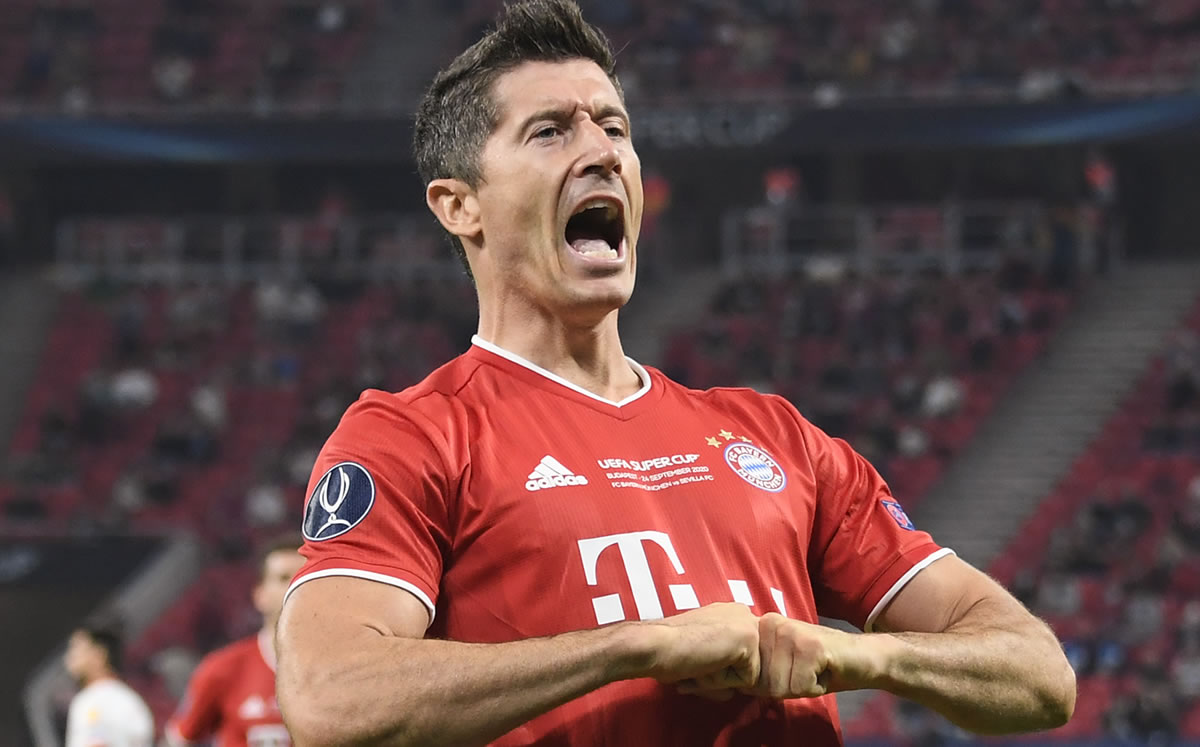 Pese a la pandemia Lewandowski ha tenido un destacado año futbolístico. (AFP)
