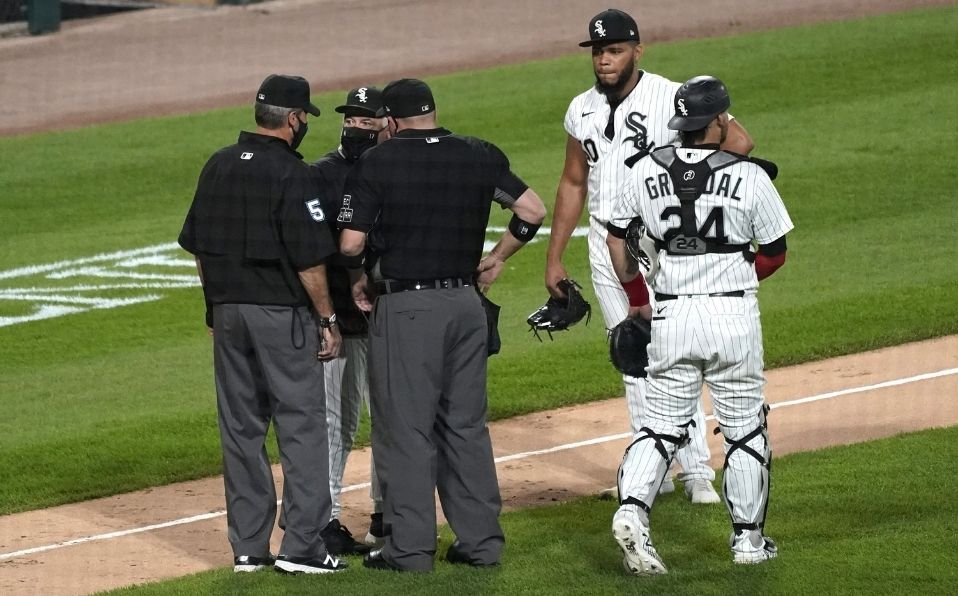 Contreras tuvo un turno antes de ser golpeado por Jimmy Contreras. (Foto: AP)