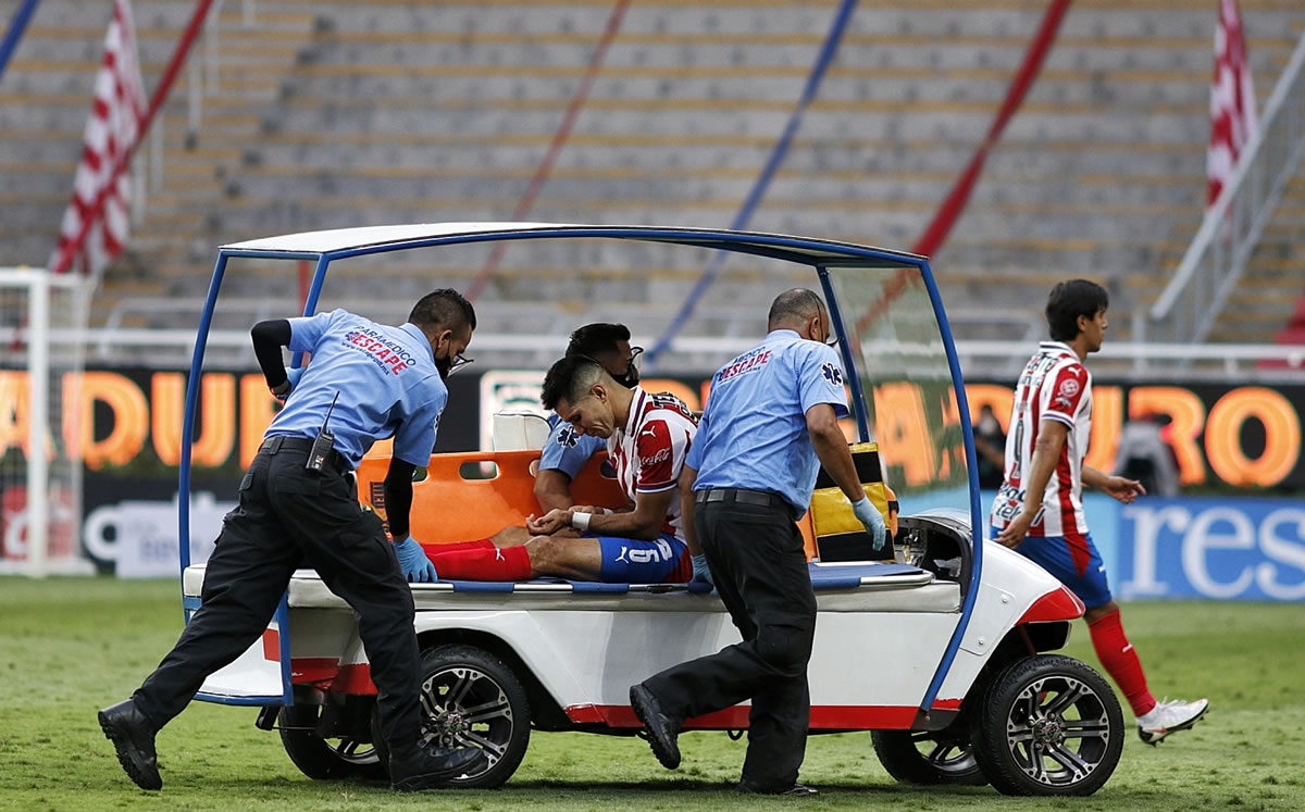 Molina fue retirado del campo (Imago7)