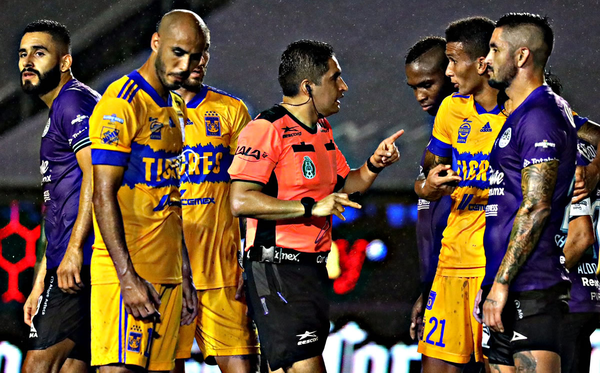 El silbante ya le pitó a Tigres en el Guard1anes 2020 (Imago7)