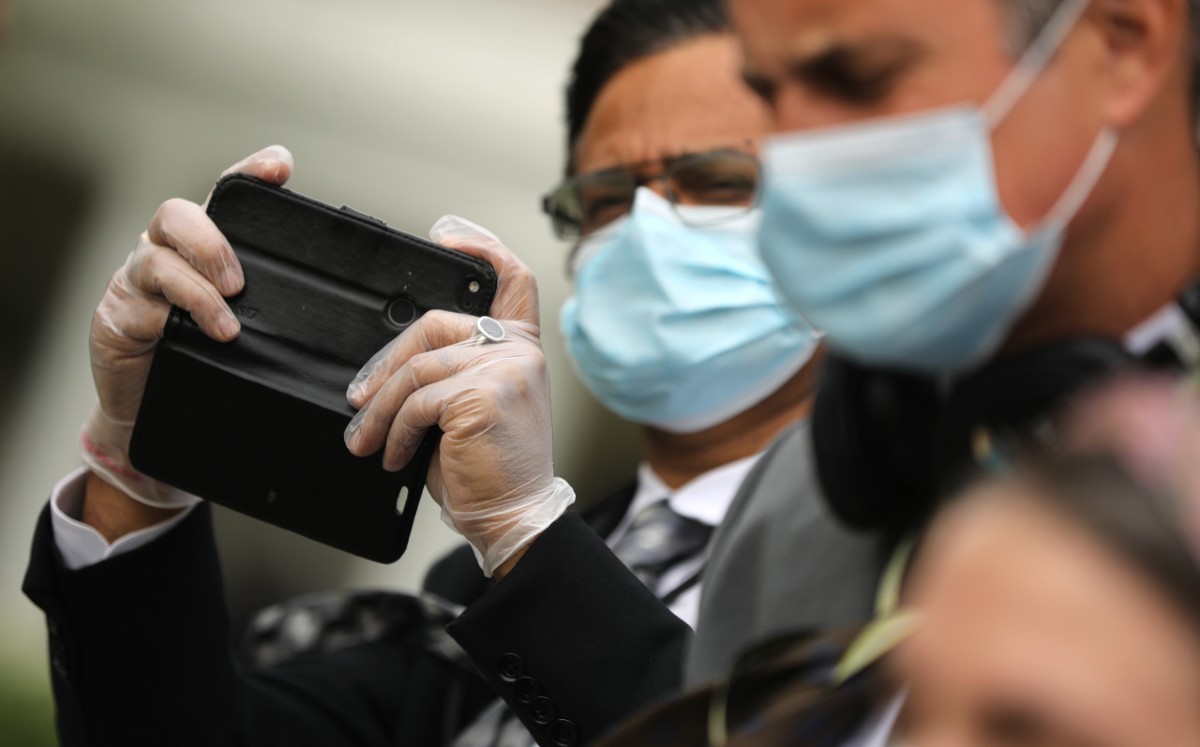 Investigadores de Boston revelaron que un examen de sangre puede ayudar a salvar enfermos de covid. Foto: AFP