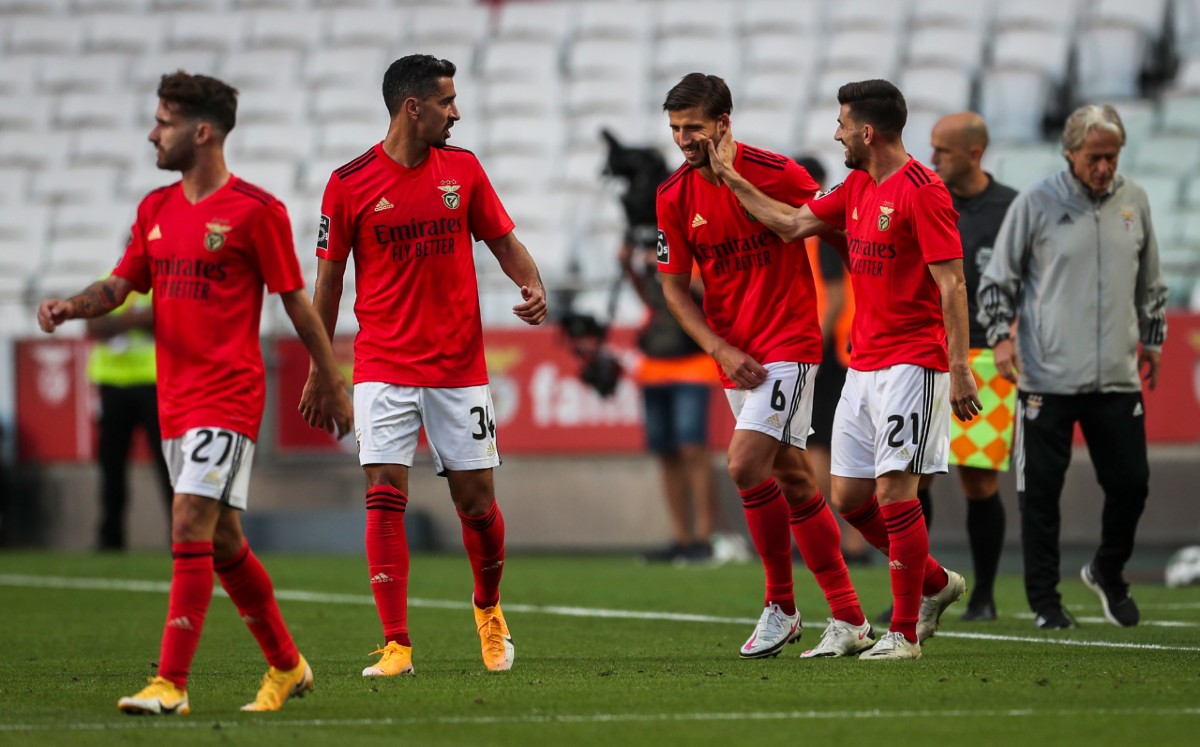 Rubén Dias estaría cerca de salir de Benfica al Manchester City