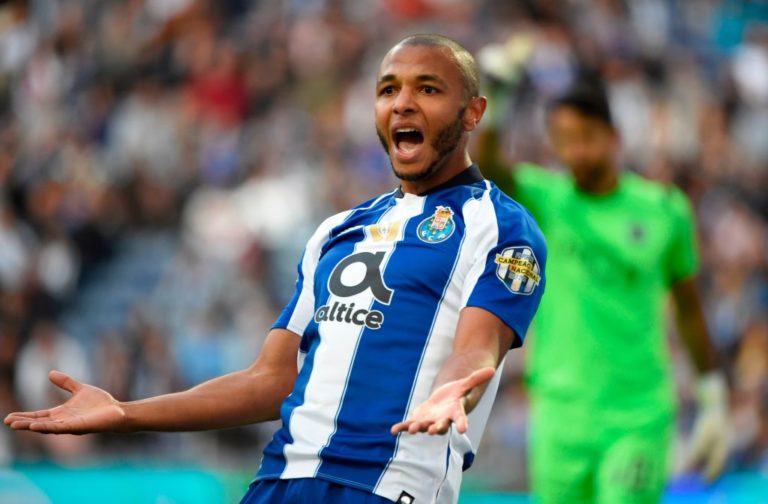 Yacine Brahimi, delantero muchos años del Porto ahora en Qatar. Foto: AFP