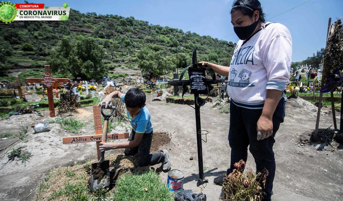México va camino de las 80 mil muertes por coronavirus en el 2020. (AFP)