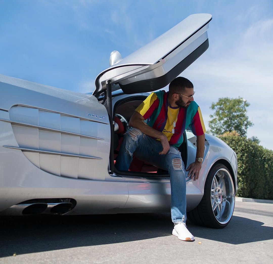 Karim Benzema tiene más de una decena de coches, entre esos tres Ferrari: 458 Spider, un 599 GTO y un F12 Berlinetta.