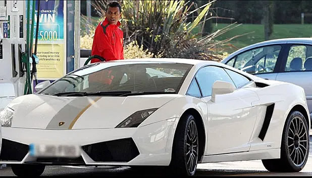 Campeón de Europa con Portugal junto a Cristiano, Nani posee un Lamborghini Gallardo LP.