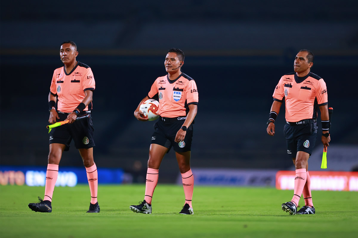 Enrique Bonilla culpó al parón por mal nivel del arbitraje en Liga MX (foto: Imago7)