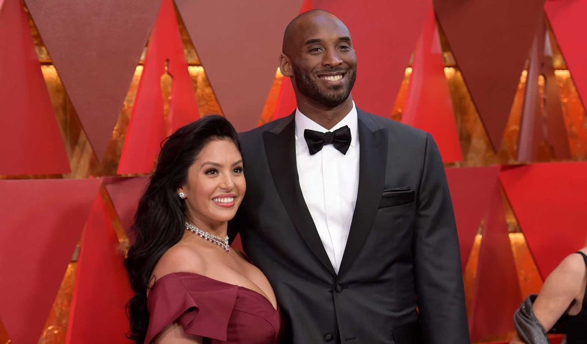 Kobe Bryant en la Alfombra Roja de los Premios Oscar en el 2018. (AP)
